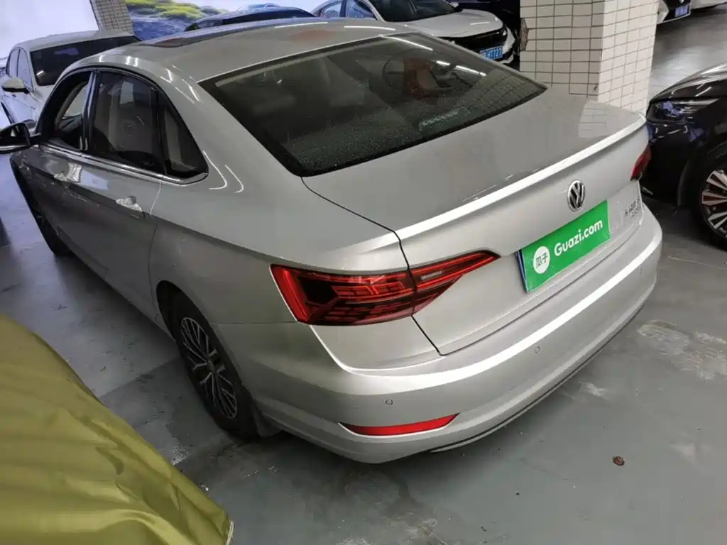 Volkswagen Sagitar 2019