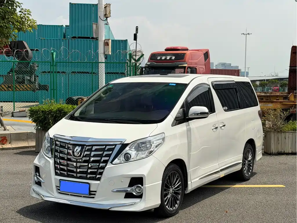 Toyota Alphard 2013