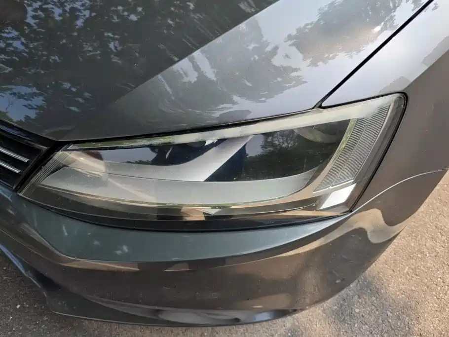 Volkswagen Sagitar 2012