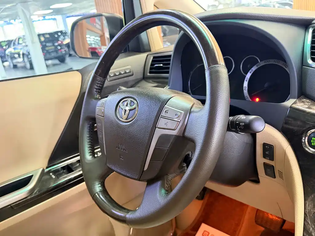 Toyota Alphard 2013 — фото 20