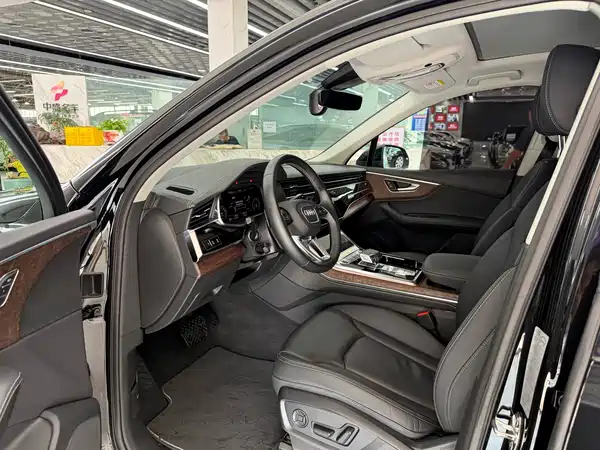 Audi Q7 2024