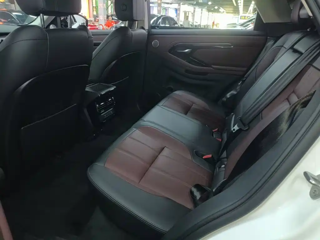 Land Rover Range Rover Evoque 2024 — фото 17