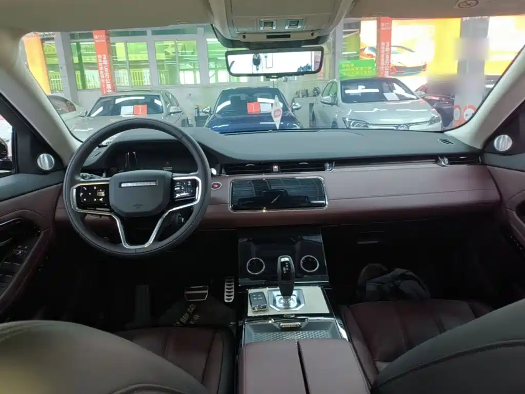 Land Rover Range Rover Evoque 2024 — фото 10