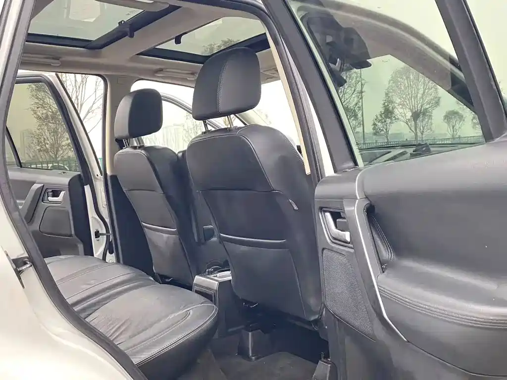 Land Rover Freelander 2 2013 — фото 10