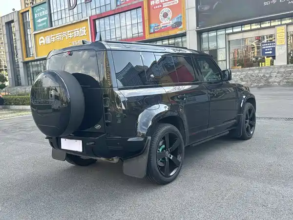 Land Rover Defender 2022