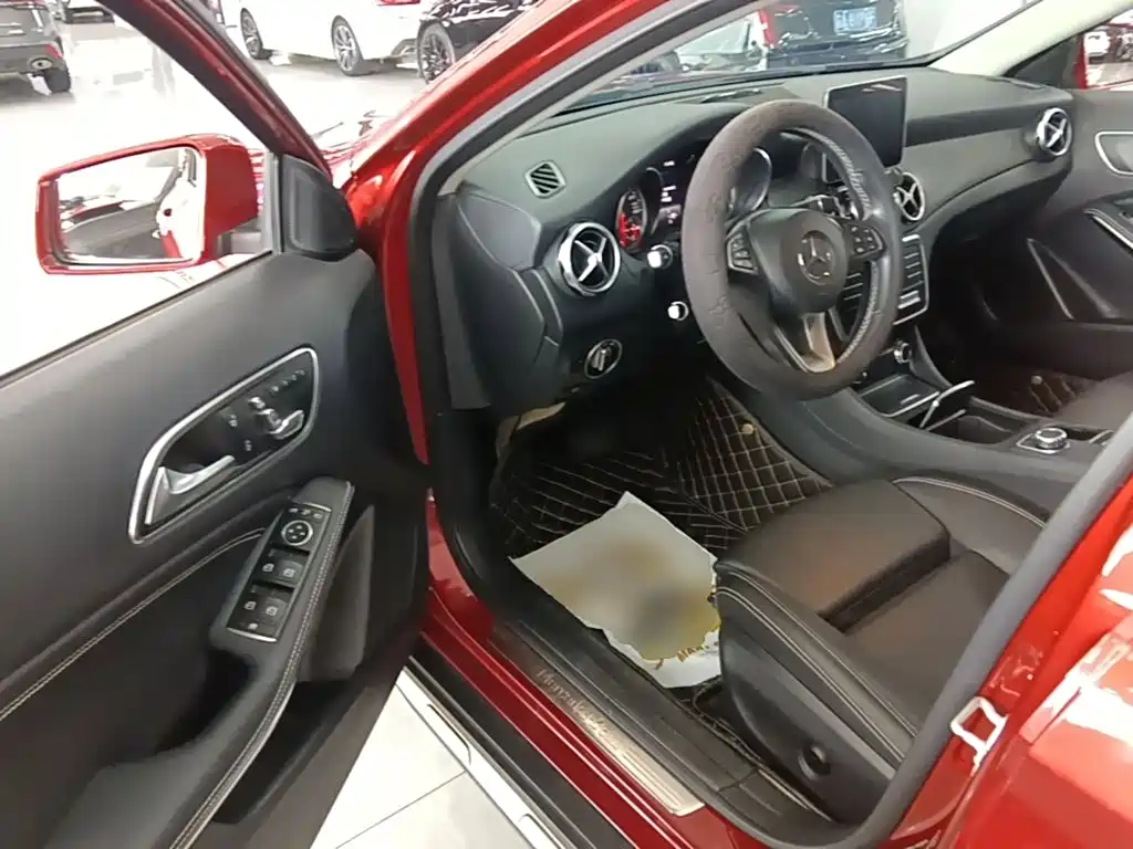 Mercedes-Benz GLA 2017 — фото 16