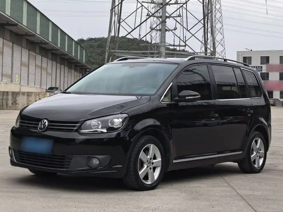 Volkswagen Touran 2015 — фото 2