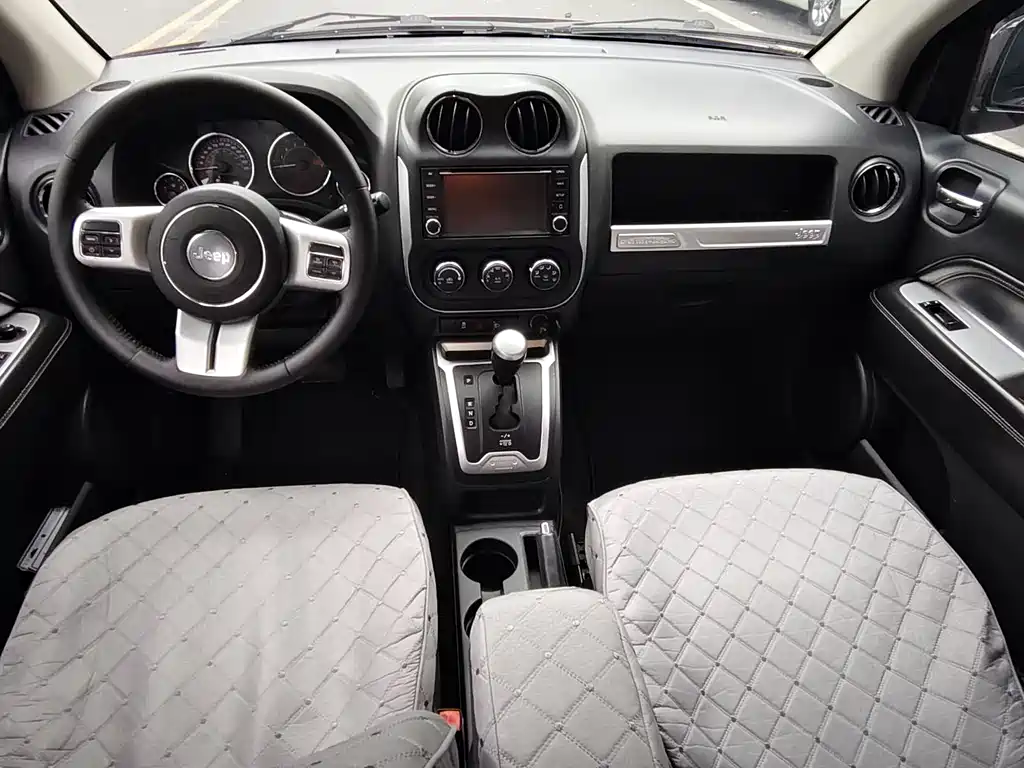 Jeep Compass 2013 — фото 12
