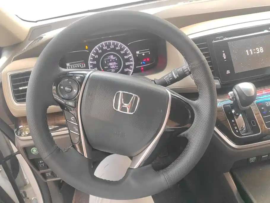 Honda Odyssey 2017 — фото 15