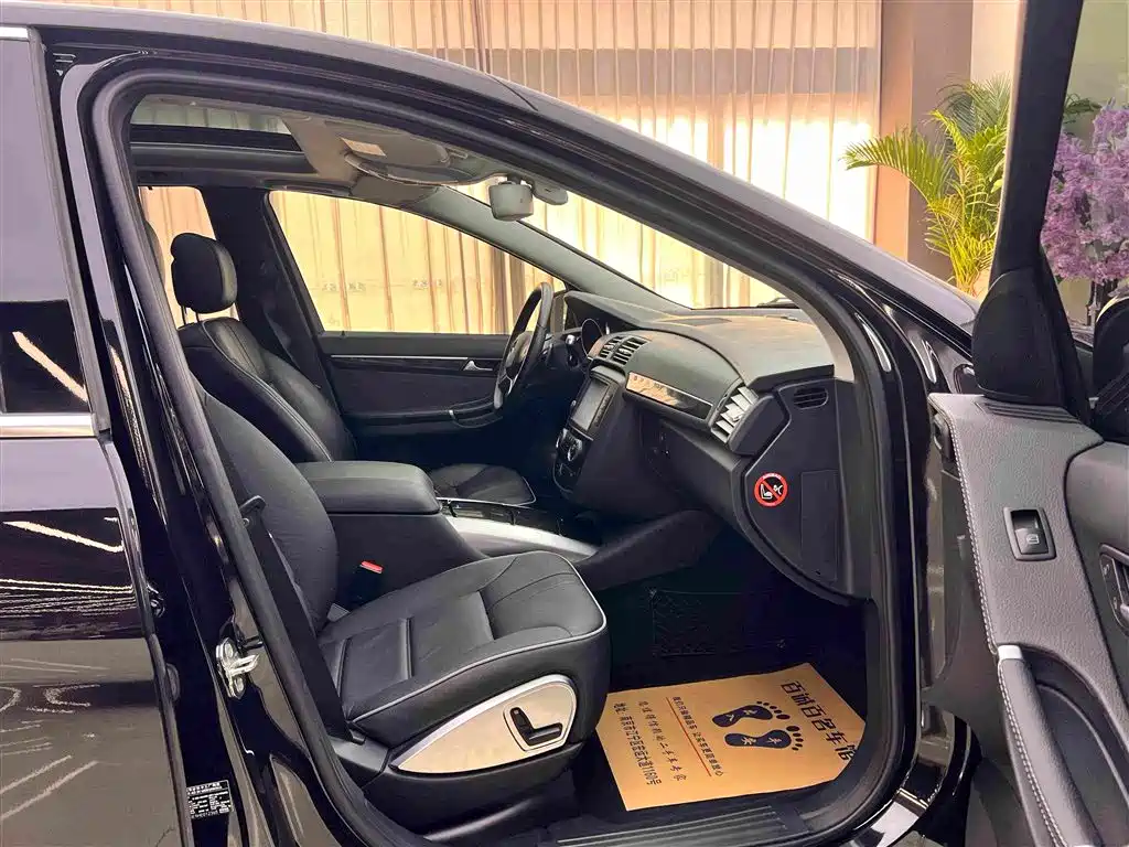 Mercedes-Benz R-Class 2017 — фото 12