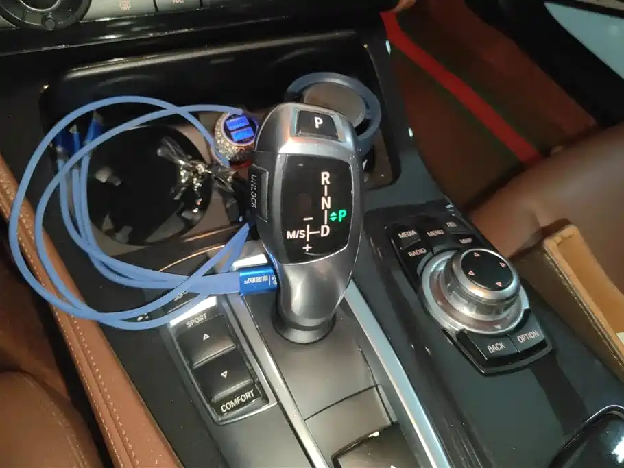 BMW 5 Series 2016 — фото 16