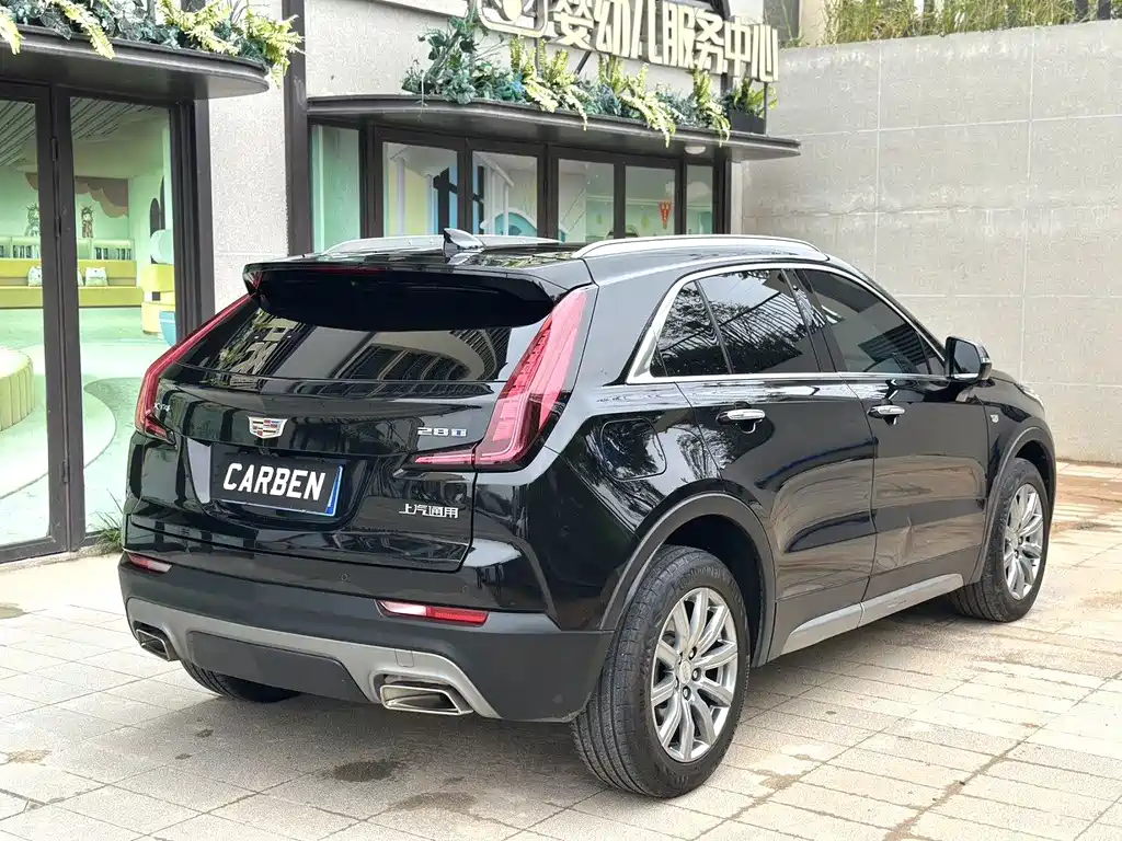 Cadillac XT4 2023 — фото 6