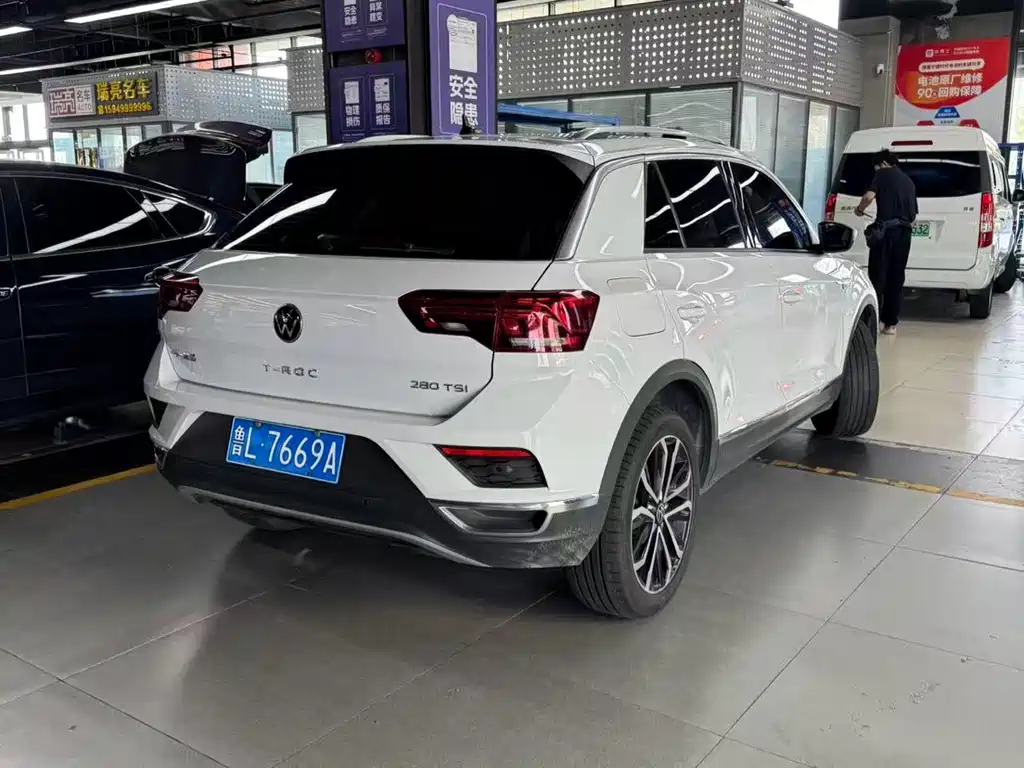Volkswagen T-Roc 2022 — фото 9