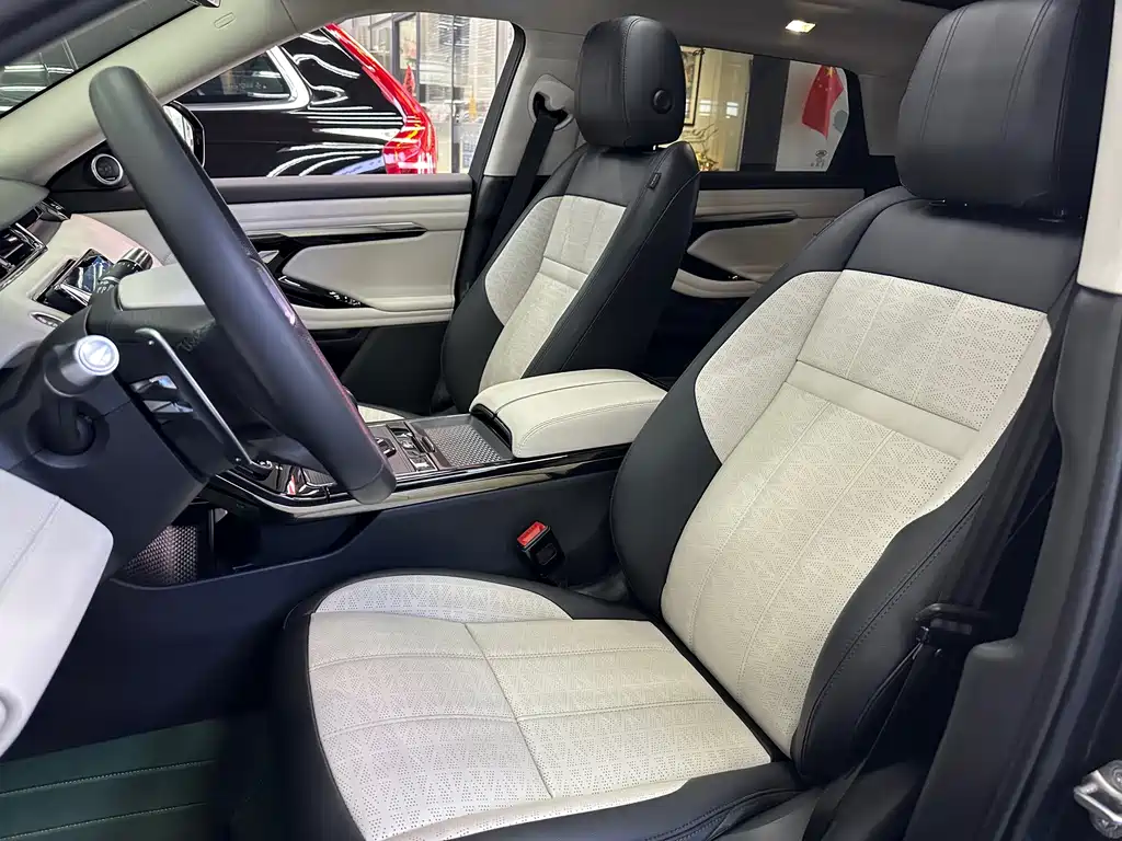 Land Rover Range Rover Evoque 2021 — фото 20