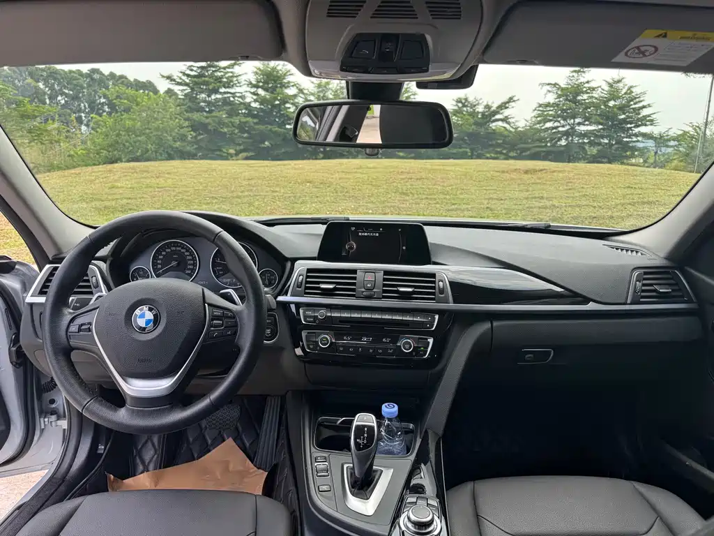 BMW 3 Series 2017 — фото 9