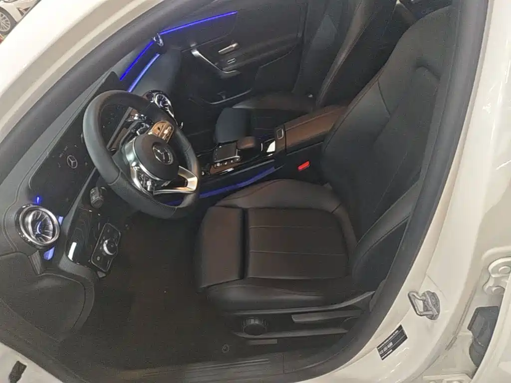 Mercedes-Benz A-Class 2022 — фото 15