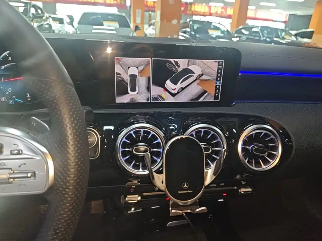 Mercedes-Benz A-Class 2022 — фото 13