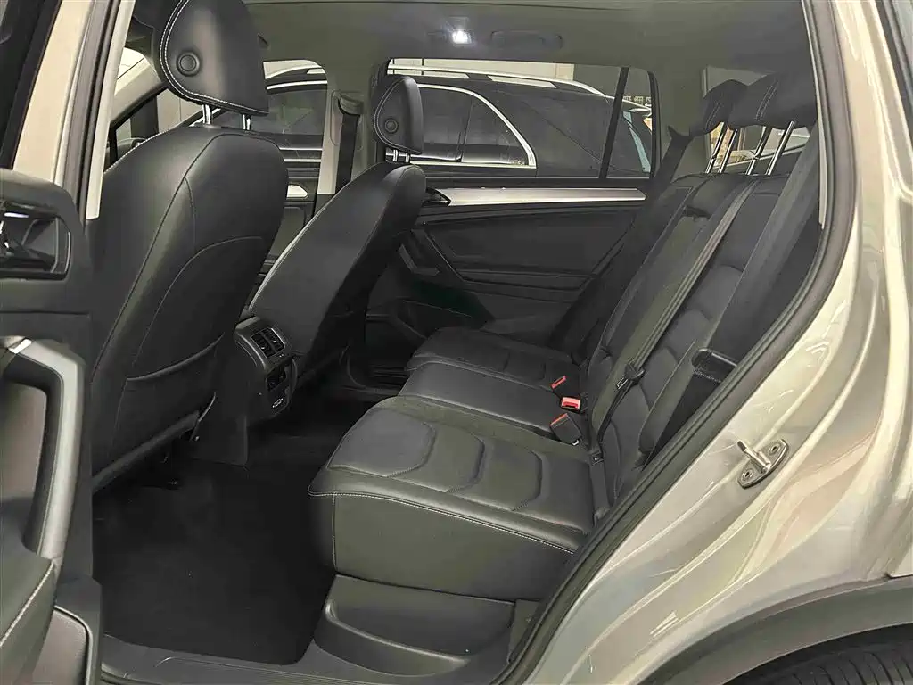 Volkswagen Tiguan L 2020 — фото 17