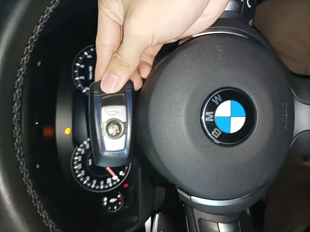 BMW 3 Series 2018 — фото 9