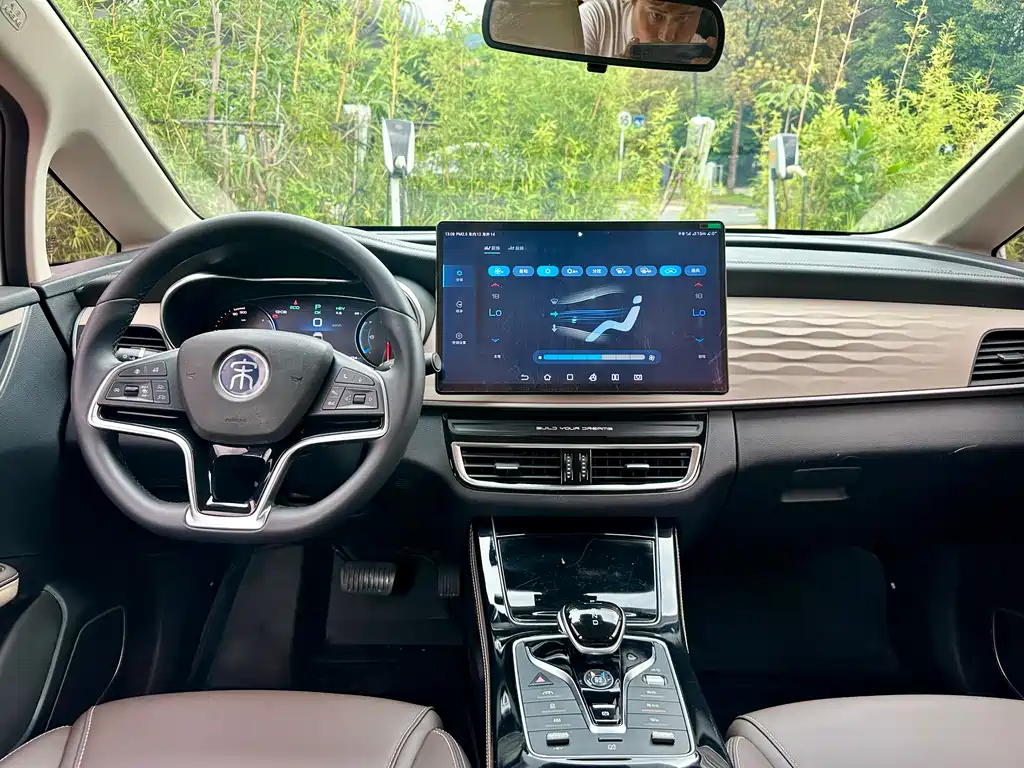 BYD MAX New Energy 2022 — фото 17
