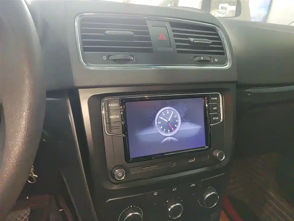 Skoda Yeti 2018 — фото 13