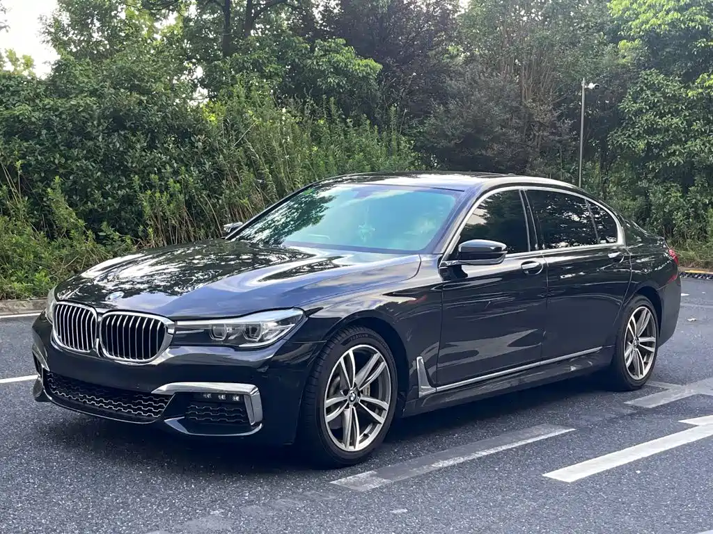 BMW 7 Series 2018 — фото 1