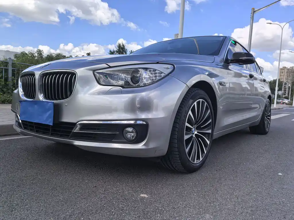 BMW 5 Series GT 2013 — фото 1