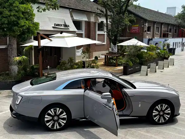 Rolls-Royce The Shining 2025