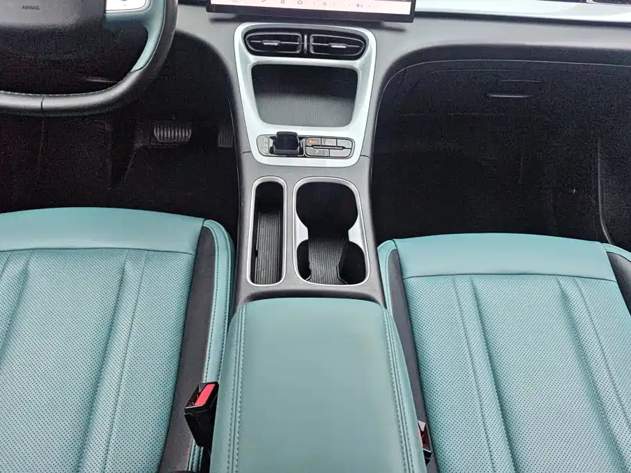 Geely Galaxy Starwish 2025 — фото 16
