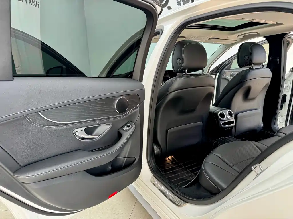 Mercedes-Benz C-Class 2020 — фото 9