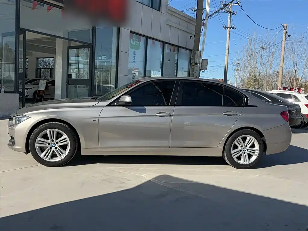 BMW 3 Series 2016 — фото 16