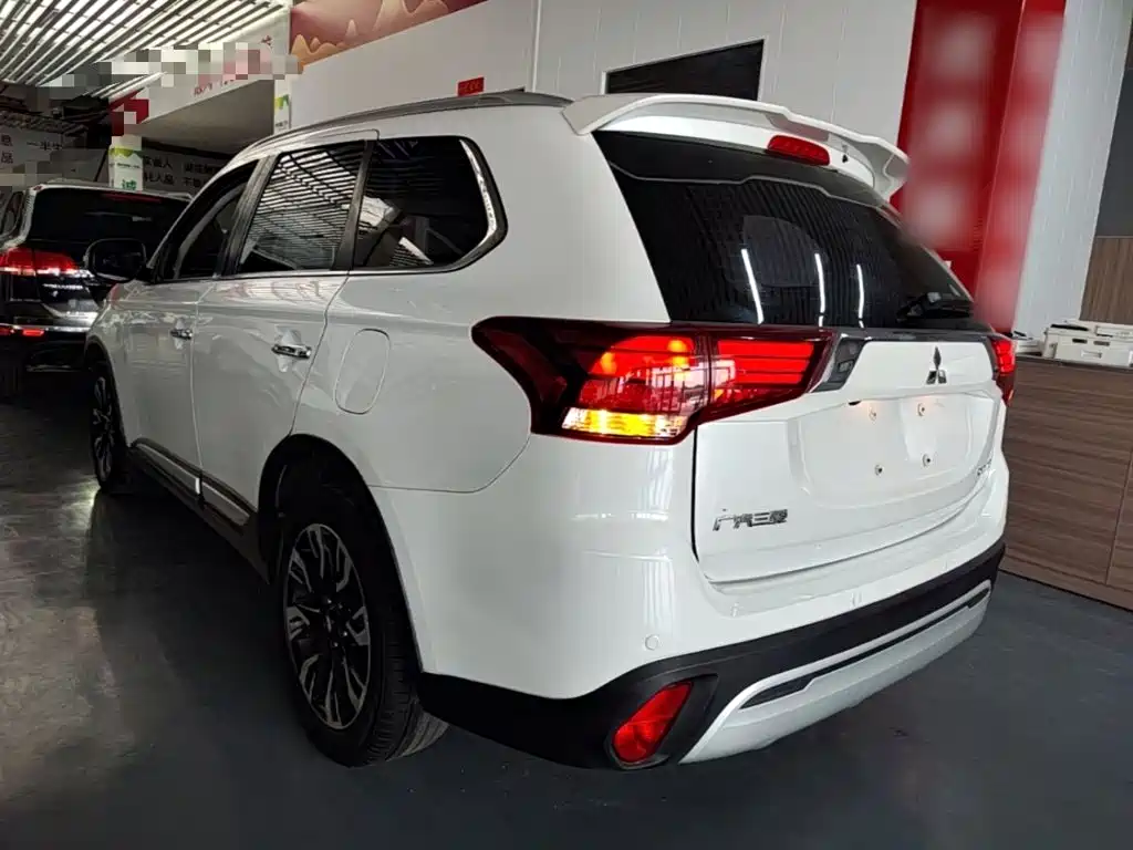 Mitsubishi Outlander 2021
