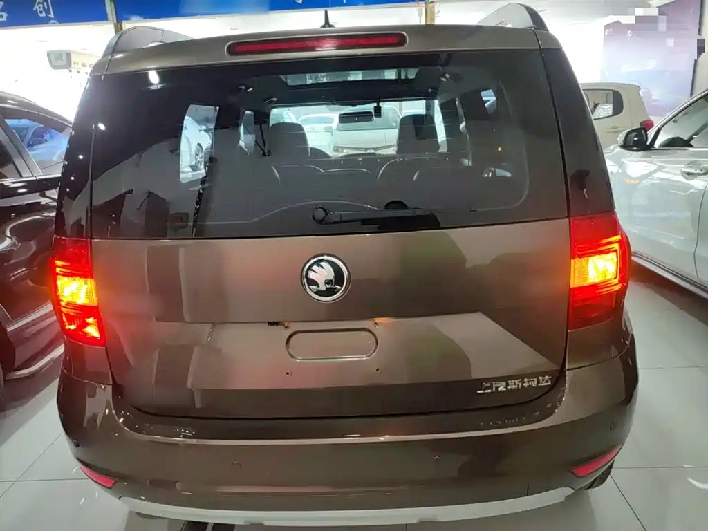 Skoda Yeti 2018 — фото 6
