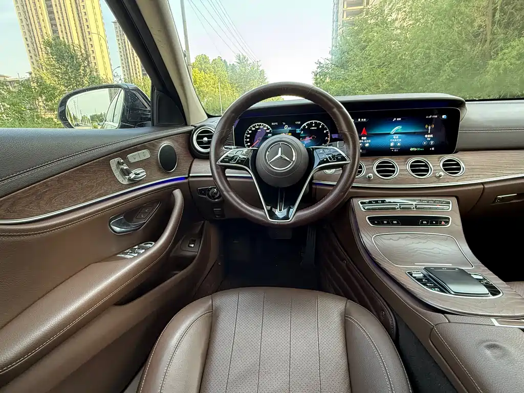 Mercedes-Benz E-Class 2021 — фото 13