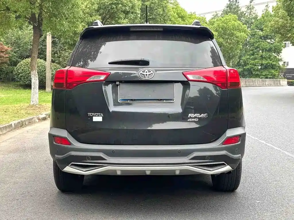 Toyota RAV4 2014