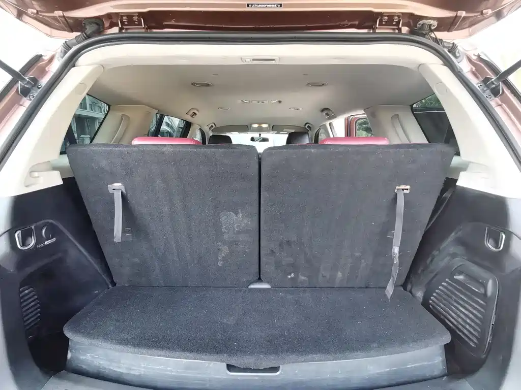 Isuzu MU-X 2016 — фото 12