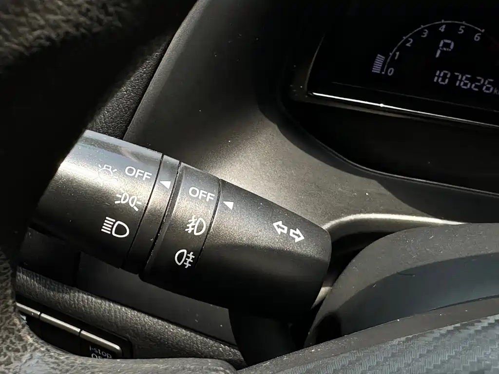 Mazda 3 Axela 2015 — фото 26