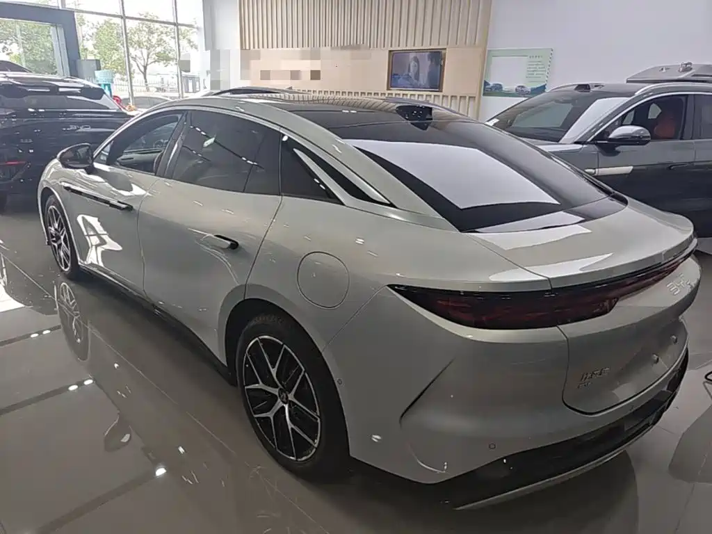 BYD Han L 2025