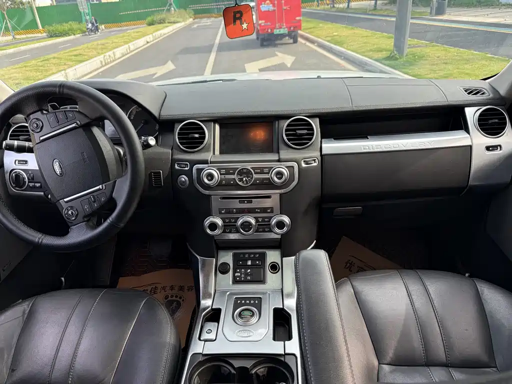 Land Rover Discovery 2019