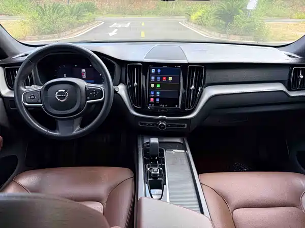 Volvo XC60 2022