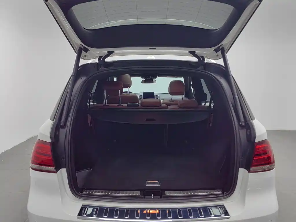 Mercedes-Benz GLE 2017 — фото 16