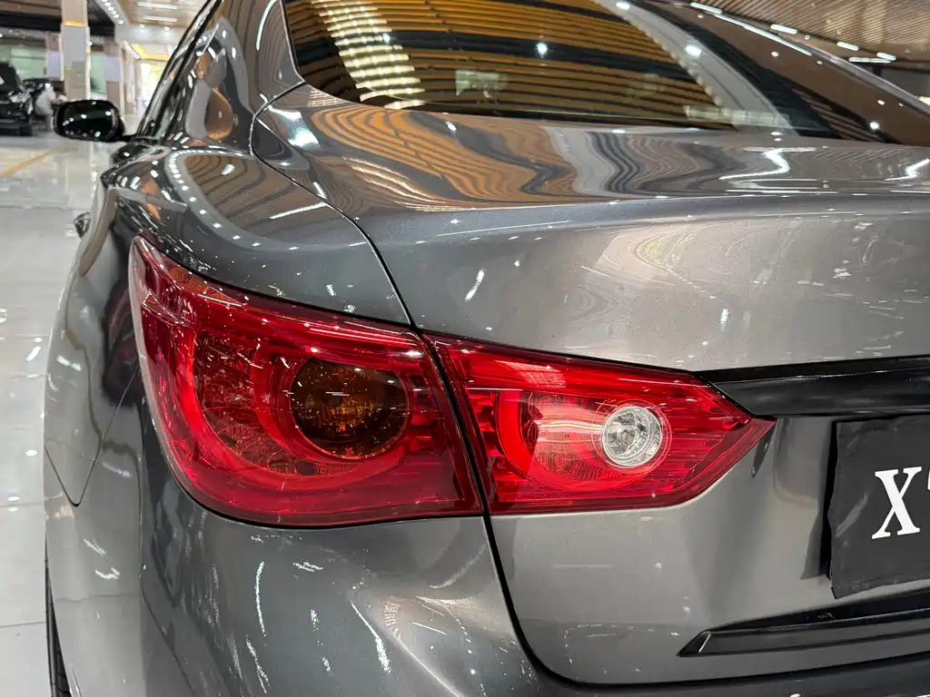 Infiniti Q50L 2017 — фото 17