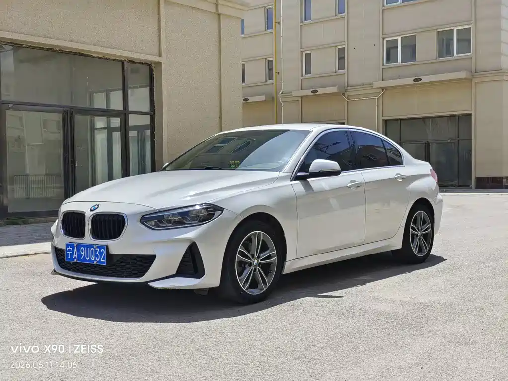 BMW 1 Series 2021 — фото 1
