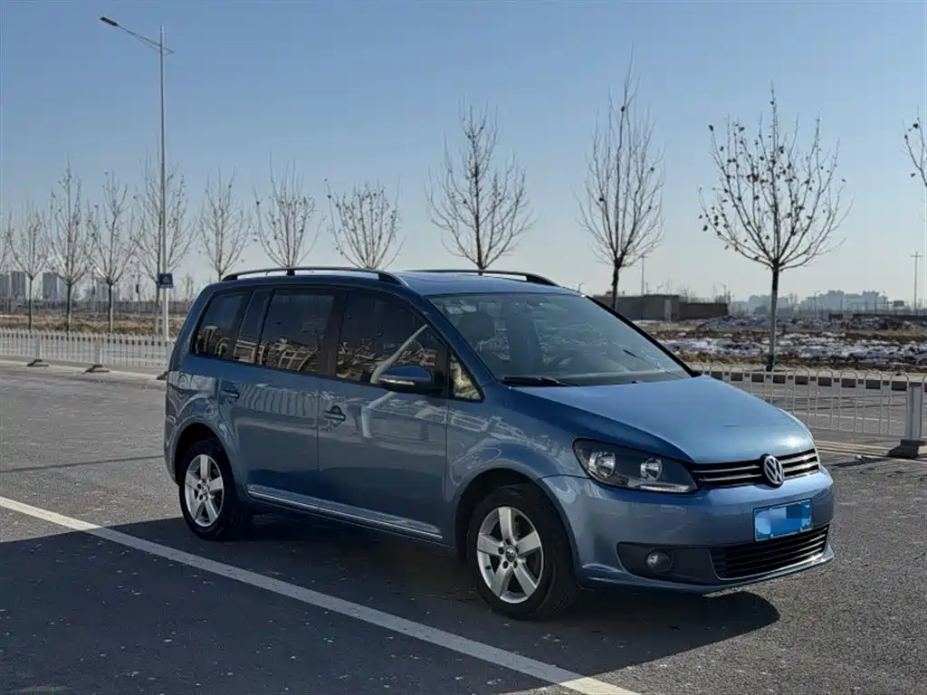 Volkswagen Touran 2015 — фото 29