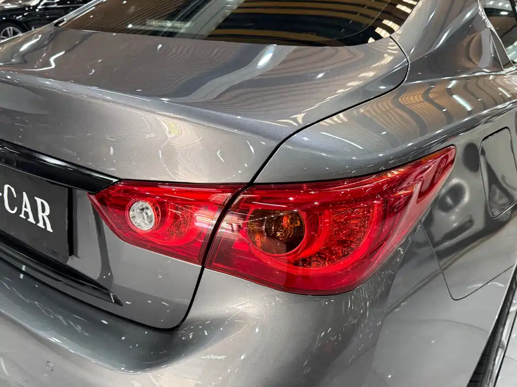 Infiniti Q50L 2017 — фото 20