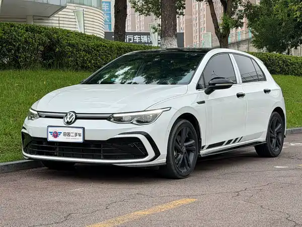 Volkswagen Golf 2021