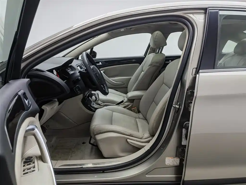Citroen C5 2015 — фото 10