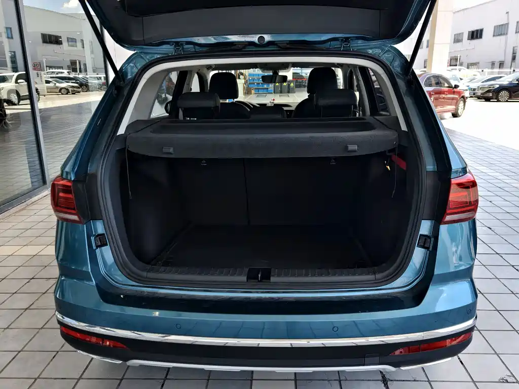 Volkswagen Tharu 2018
