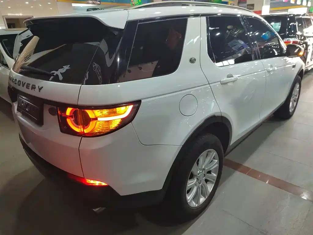 Land Rover Discovery Sport 2017 — фото 23