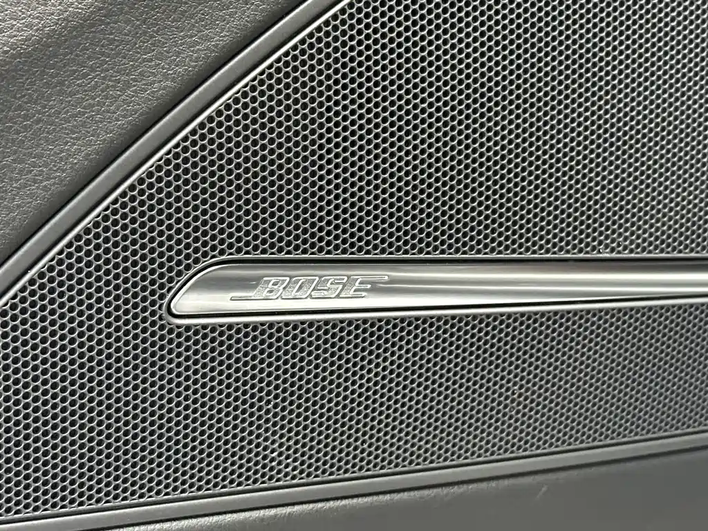 Audi A8 2012 — фото 16